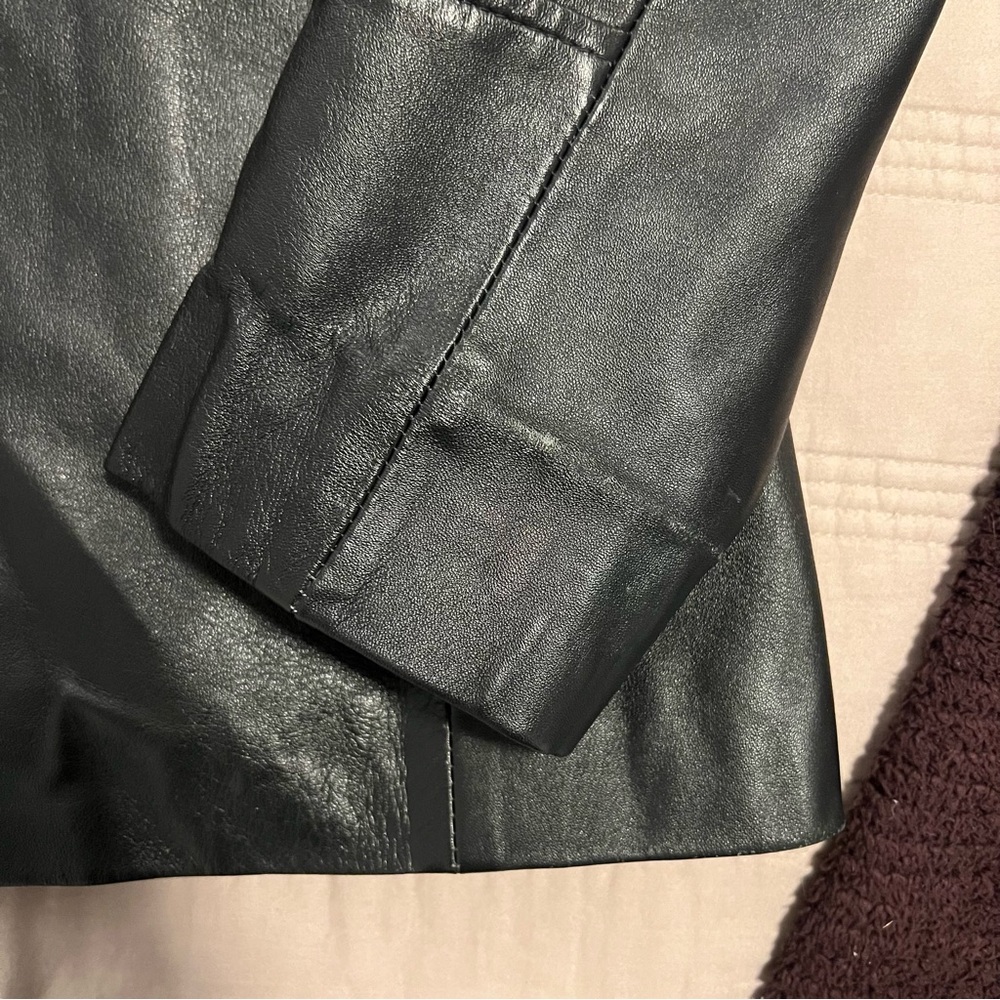 Saguaro Women's Classic Black Leather Jacket - Picture 8 of 9